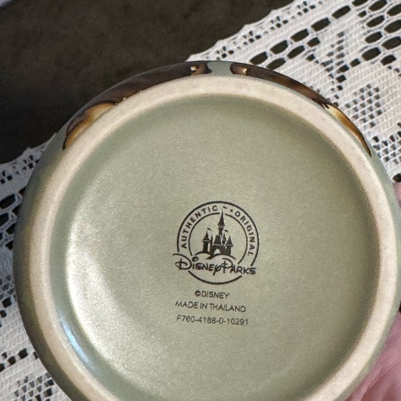 Walt Disney World Coffee/Tee Mugs set of 2 - Picture 10 of 10